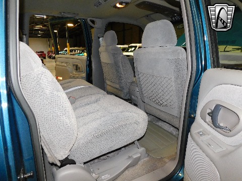 1995 Chevrolet Suburban image 116