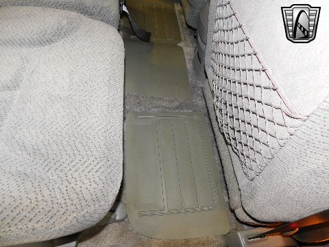 1995 Chevrolet Suburban image 118