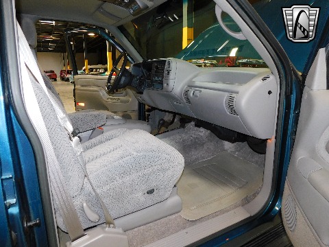 1995 Chevrolet Suburban image 93