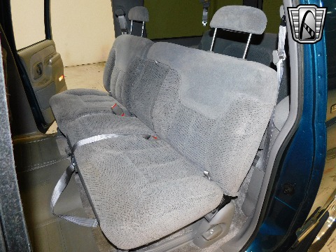 1995 Chevrolet Suburban image 119