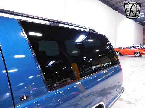 1995 Chevrolet Suburban image 42