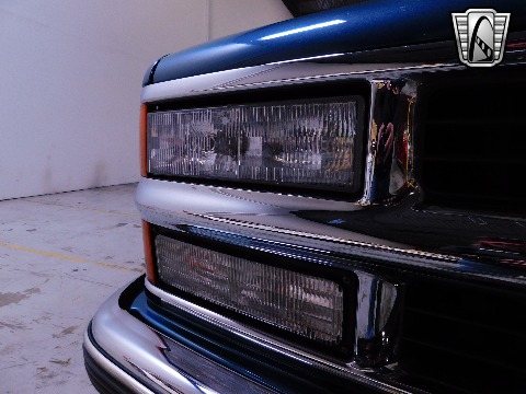 1995 Chevrolet Suburban image 68