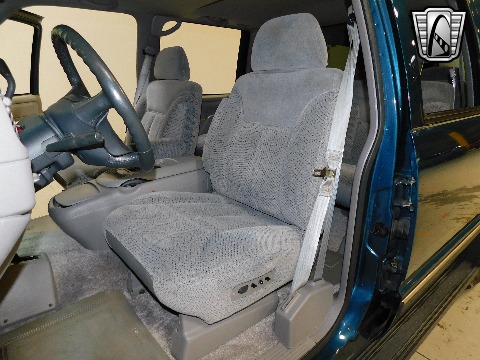 1995 Chevrolet Suburban image 94