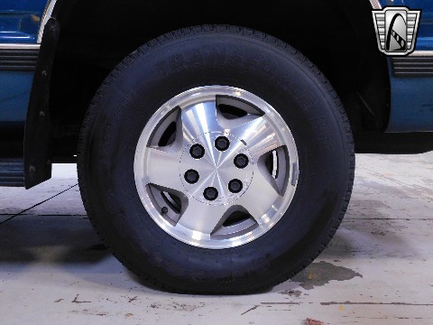 1995 Chevrolet Suburban image 43