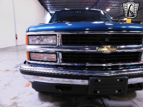 1995 Chevrolet Suburban image 69