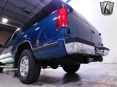 1995 Chevrolet Suburban image 44