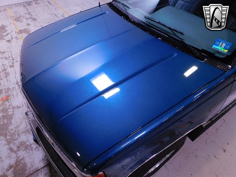 1995 Chevrolet Suburban image 19