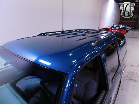 1995 Chevrolet Suburban image 20