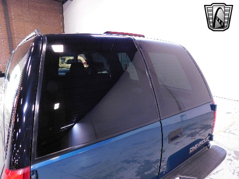 1995 Chevrolet Suburban image 47