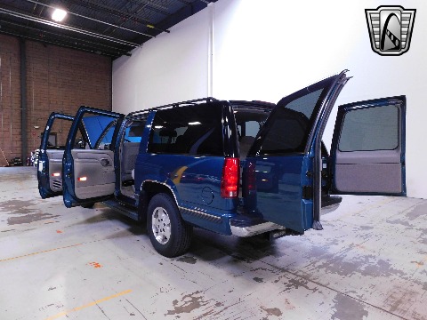 1995 Chevrolet Suburban image 73