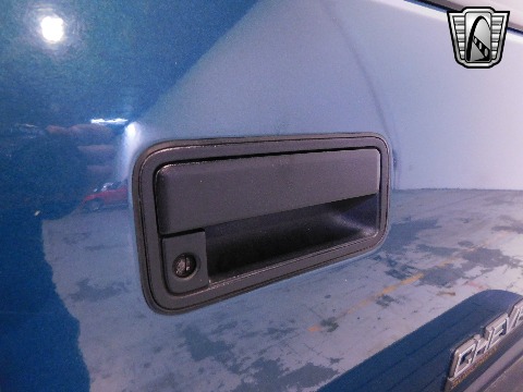 1995 Chevrolet Suburban image 48