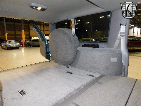 1995 Chevrolet Suburban image 126