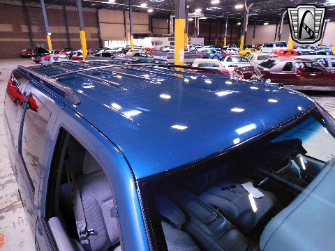 1995 Chevrolet Suburban image 24