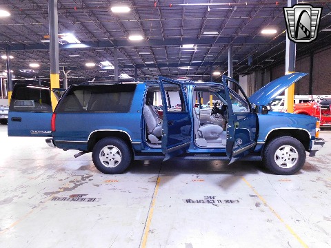 1995 Chevrolet Suburban image 76