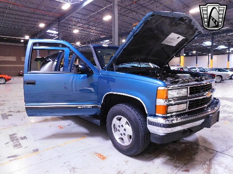 1995 Chevrolet Suburban image 77