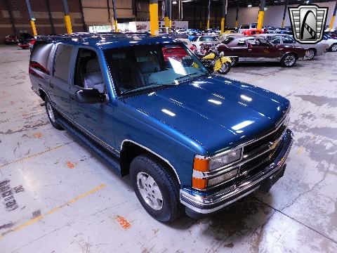 1995 Chevrolet Suburban image 26