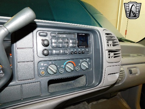 1995 Chevrolet Suburban image 104