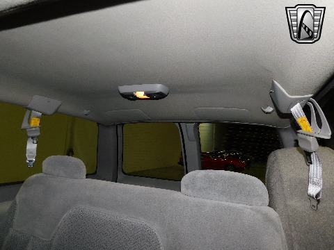 1995 Chevrolet Suburban image 131