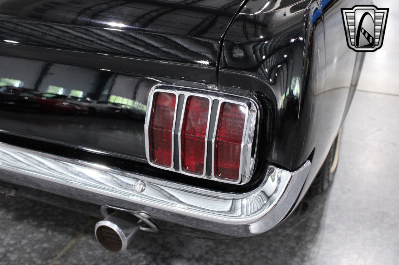 1965 Ford Mustang 77