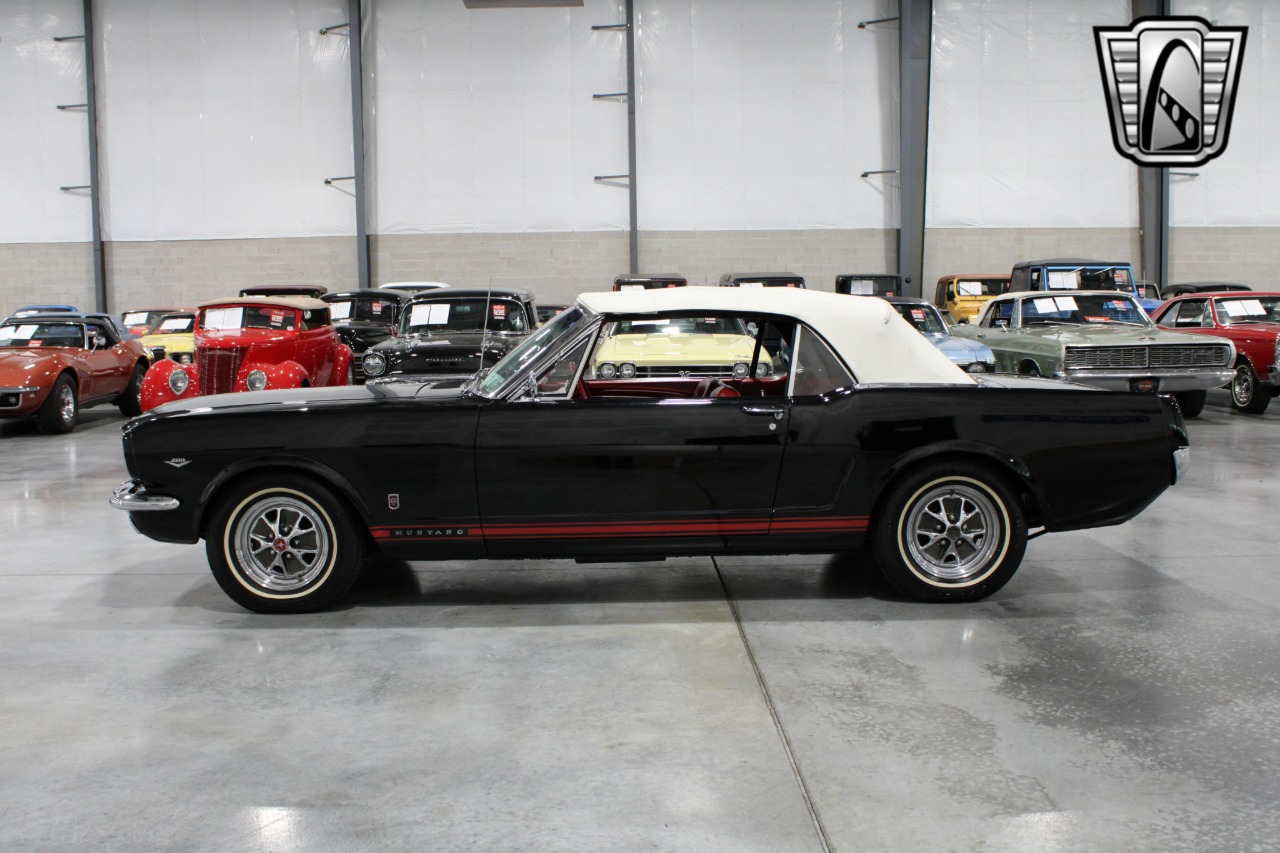 1965 Ford Mustang 36