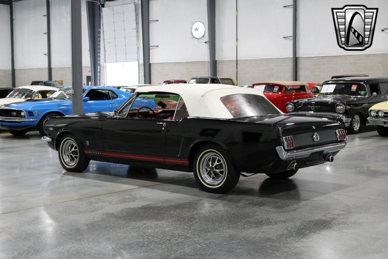 1965 Ford Mustang 37