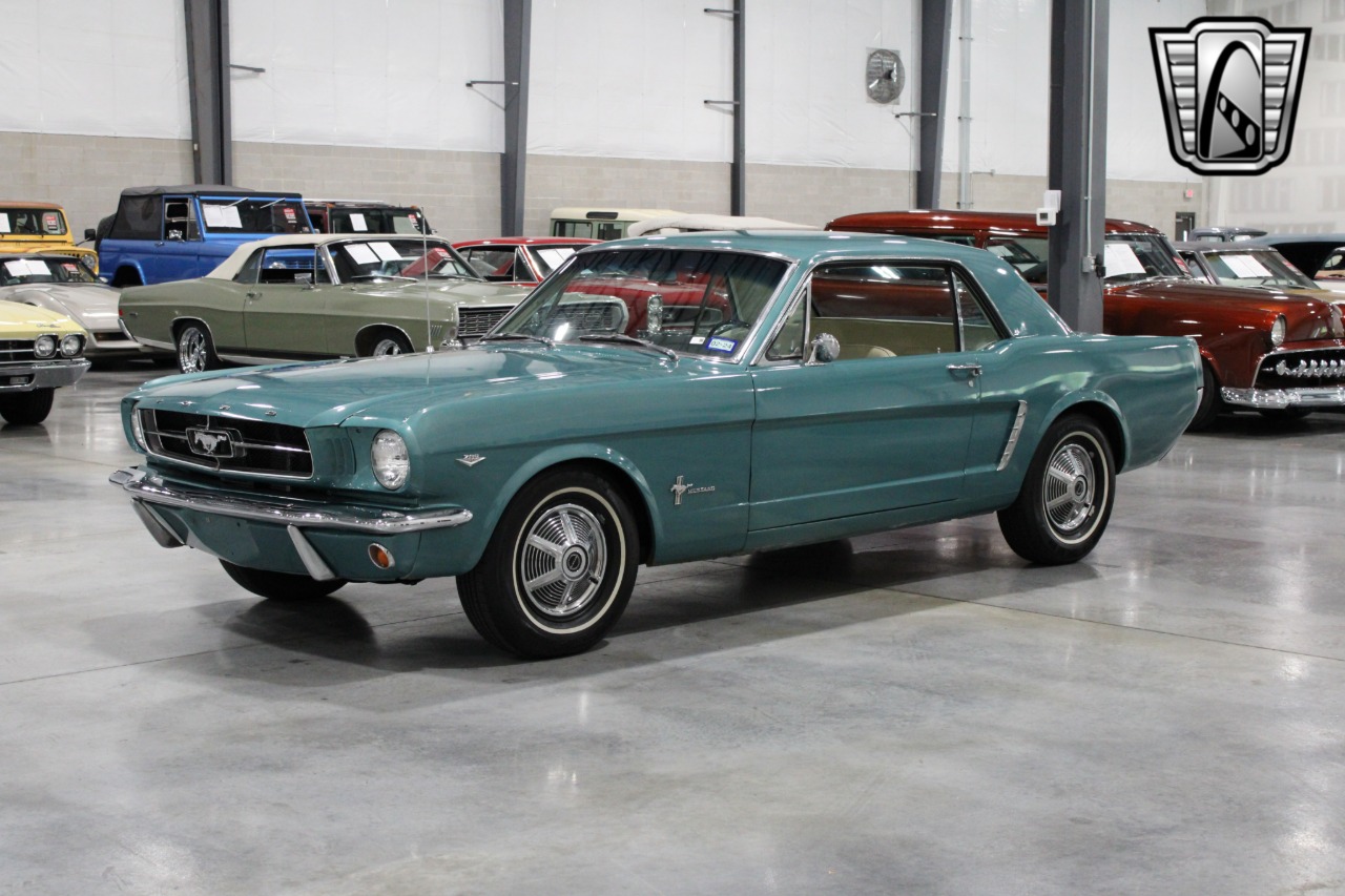 1965 Ford Mustang 2