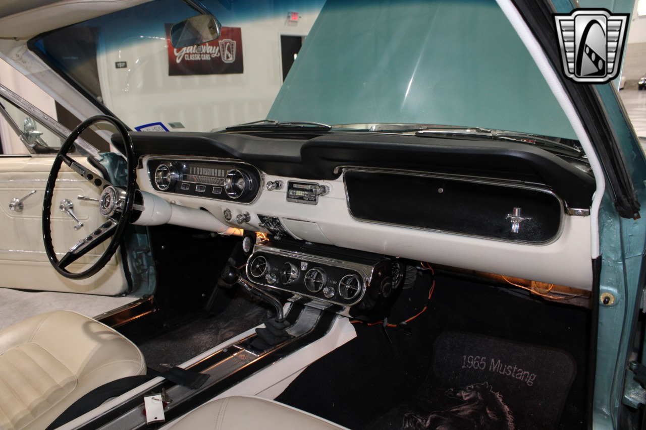 1965 Ford Mustang 24