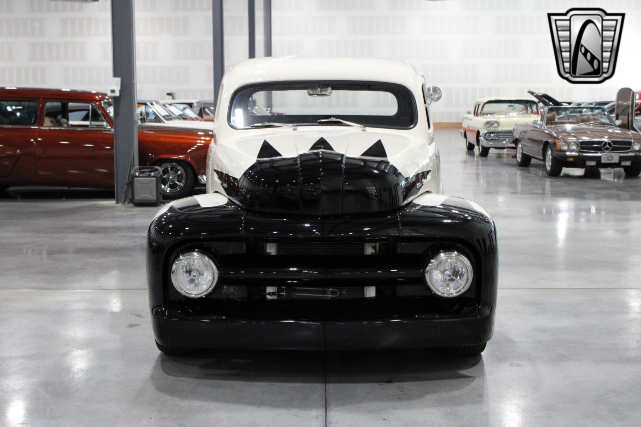 1951 Ford F1 38