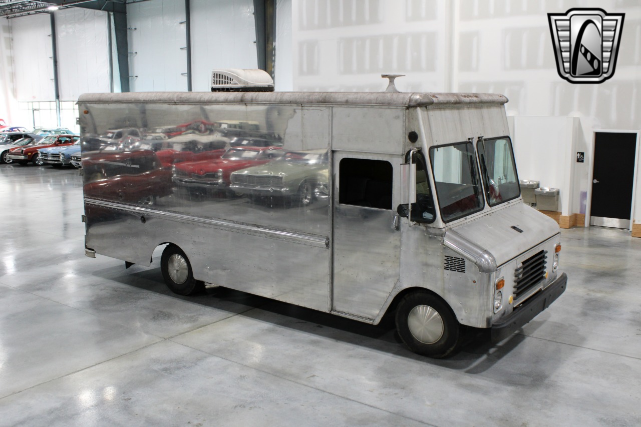 1984 Chevrolet Grumman 46