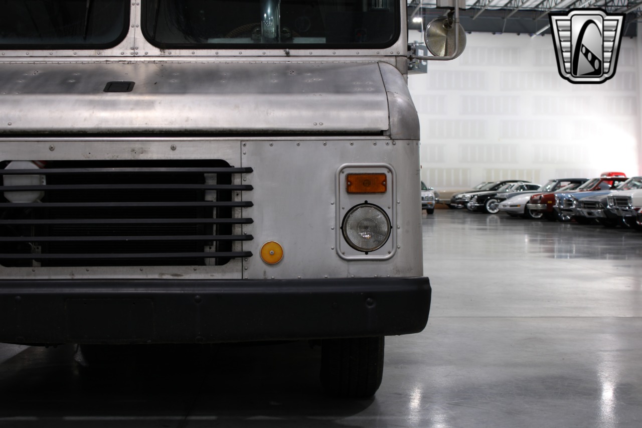 1984 Chevrolet Grumman 48