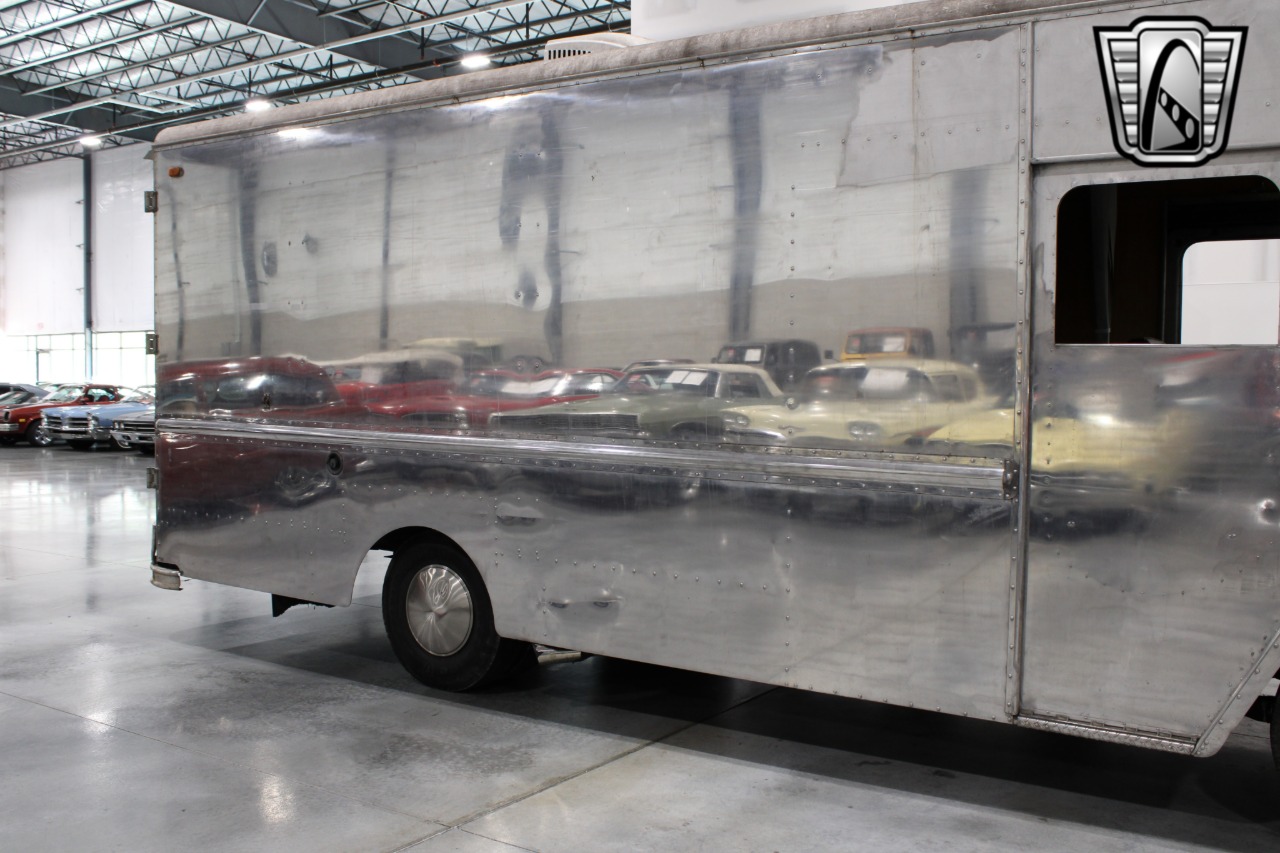 1984 Chevrolet Grumman 75