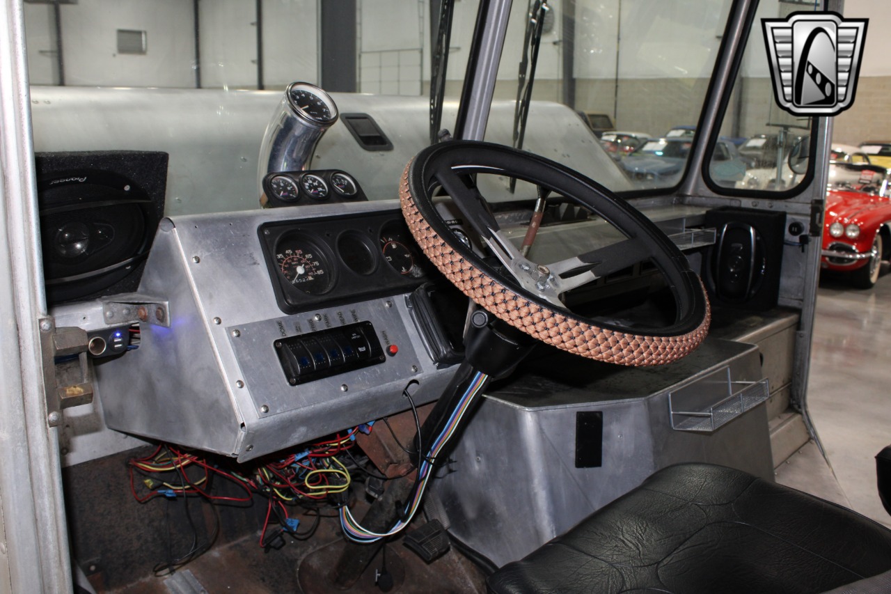 1984 Chevrolet Grumman 23