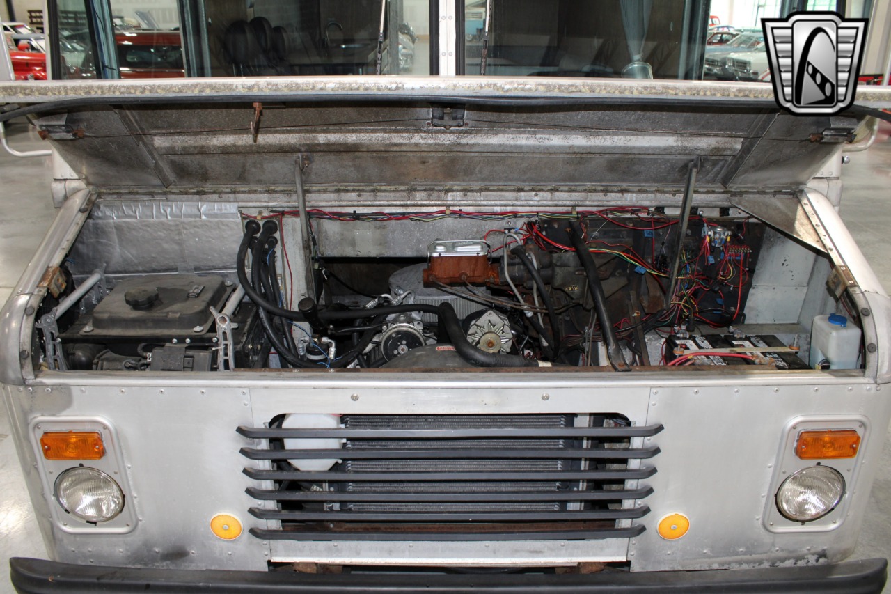 1984 Chevrolet Grumman 9