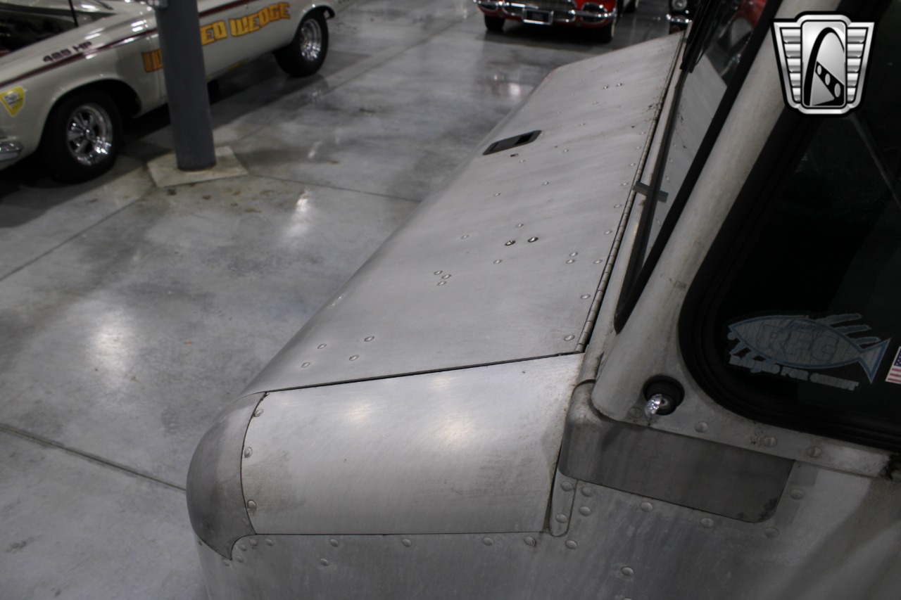 1984 Chevrolet Grumman 52