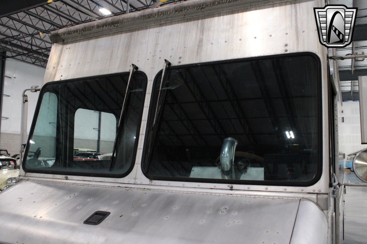 1984 Chevrolet Grumman 53