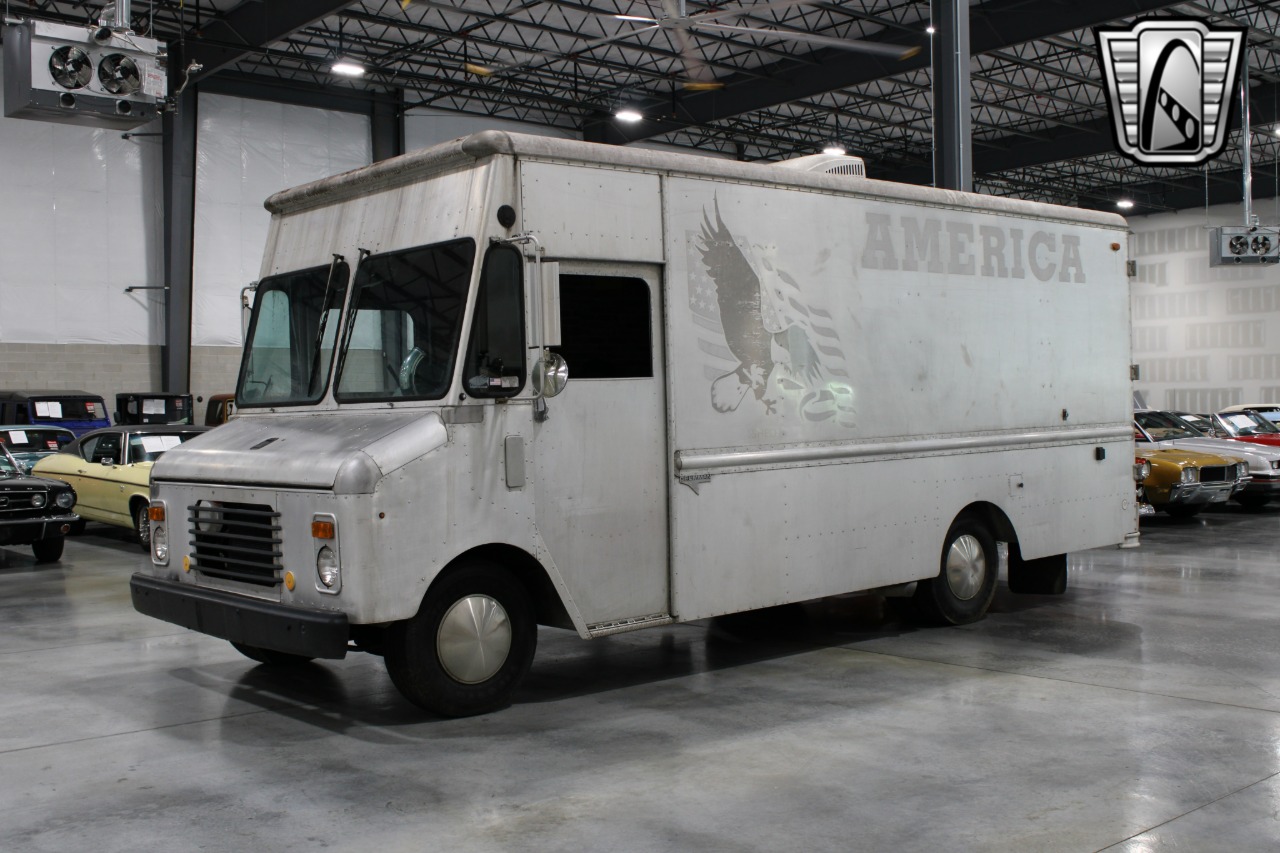 1984 Chevrolet Grumman 32