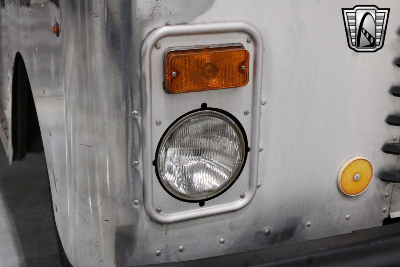 1984 Chevrolet Grumman 81