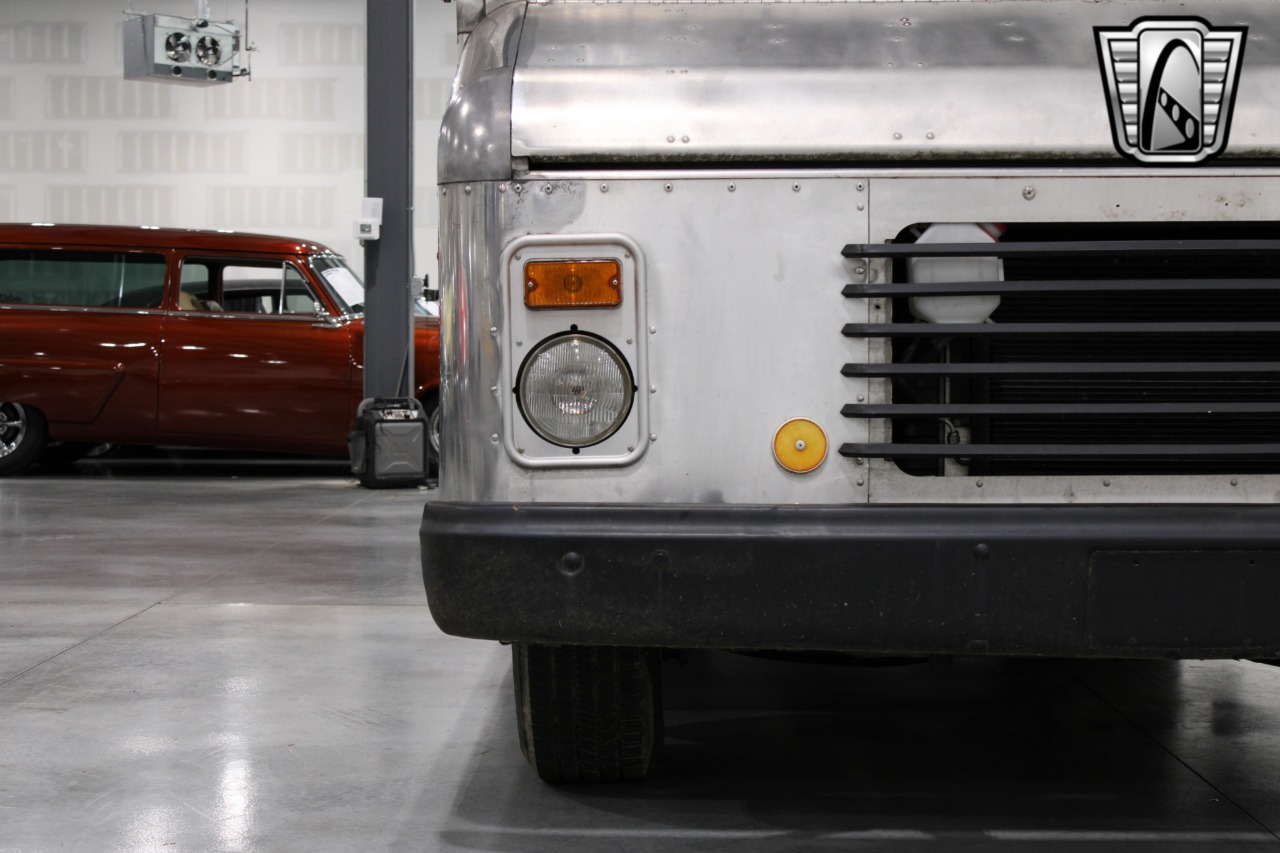 1984 Chevrolet Grumman 83