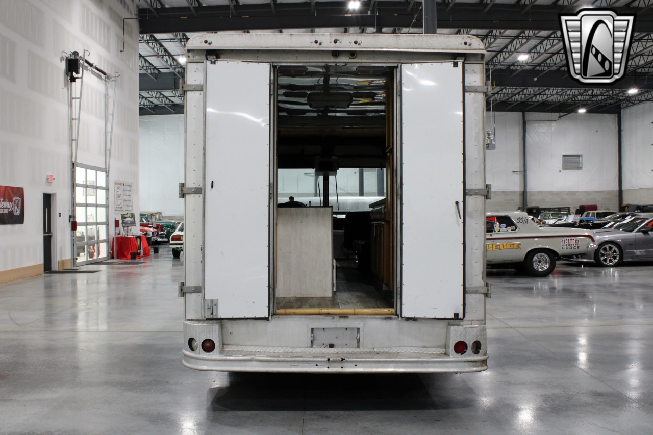 1984 Chevrolet Grumman 18