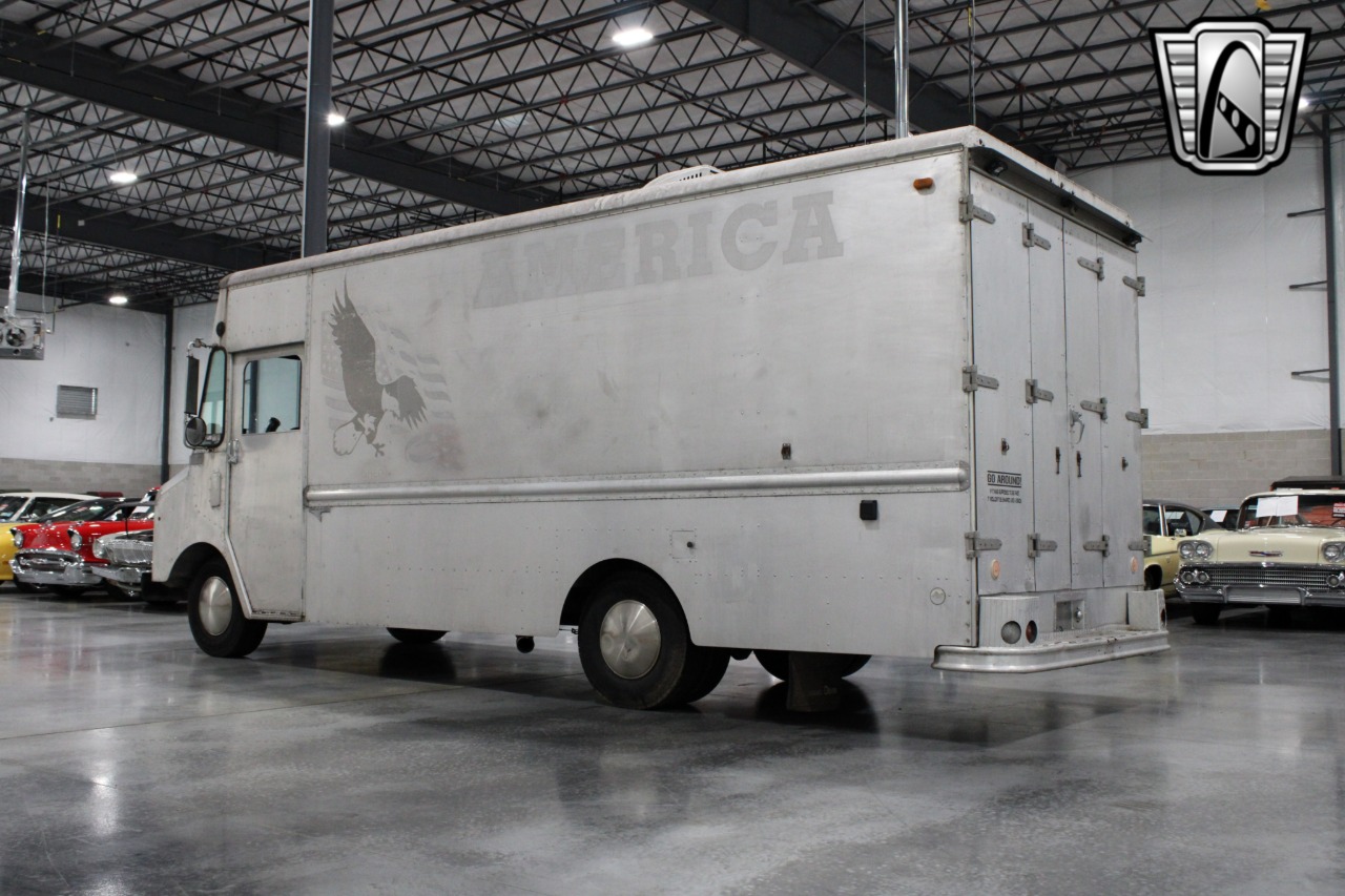 1984 Chevrolet Grumman 38