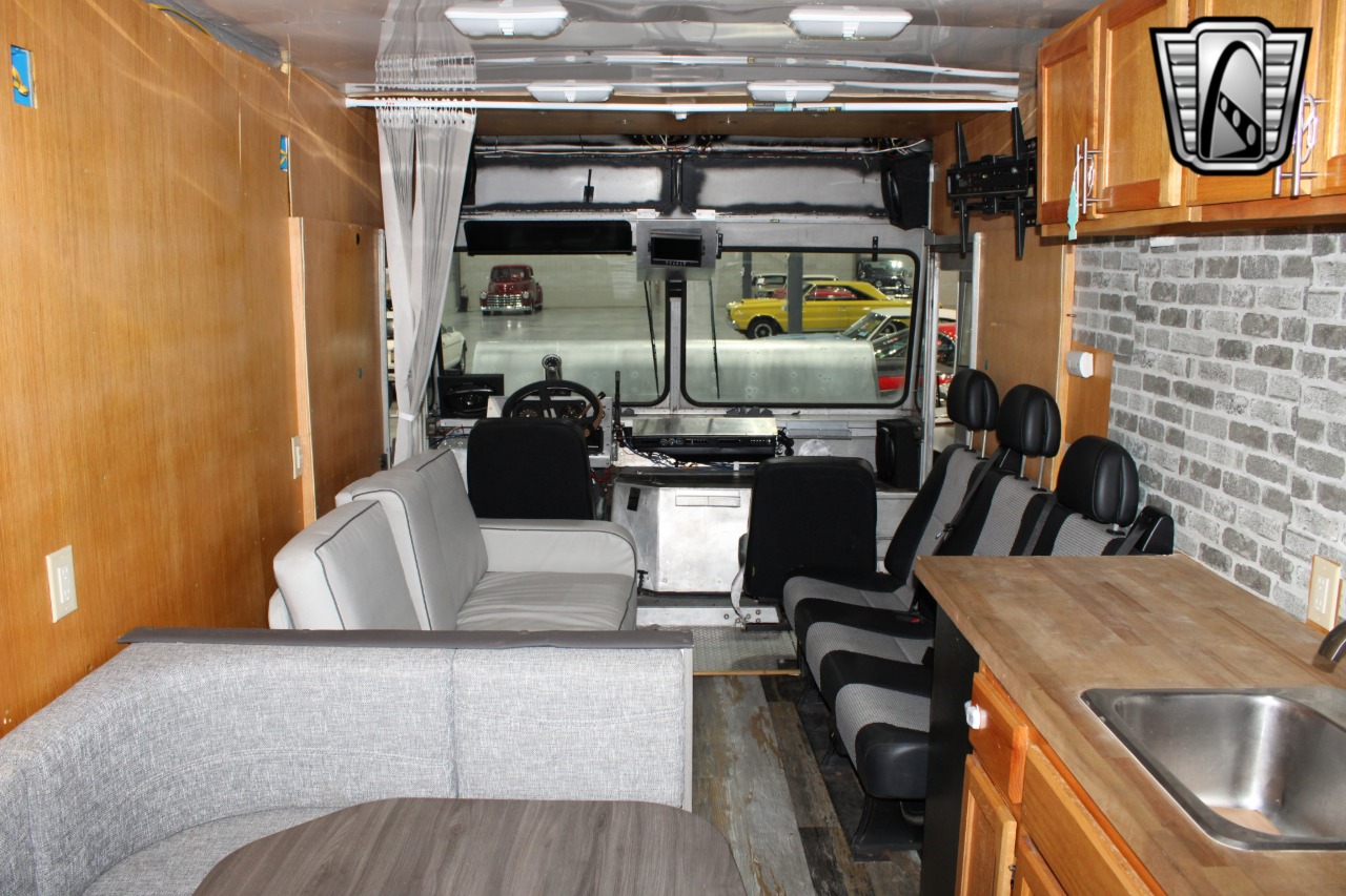 1984 Chevrolet Grumman 25