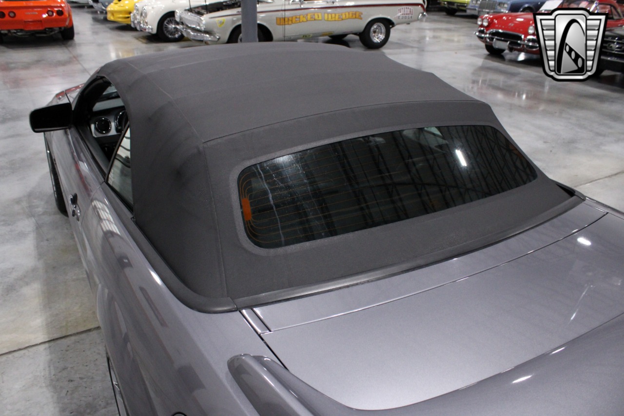 2006 Ford Mustang 76