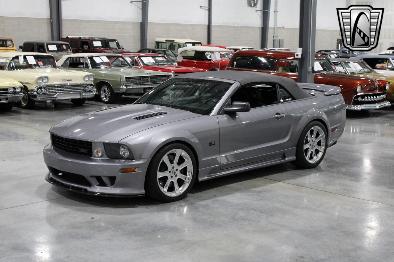 2006 Ford Mustang 14