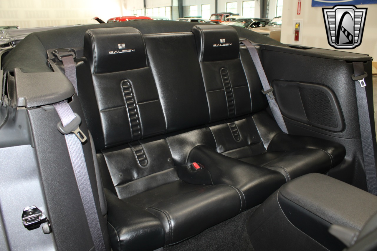 2006 Ford Mustang 25