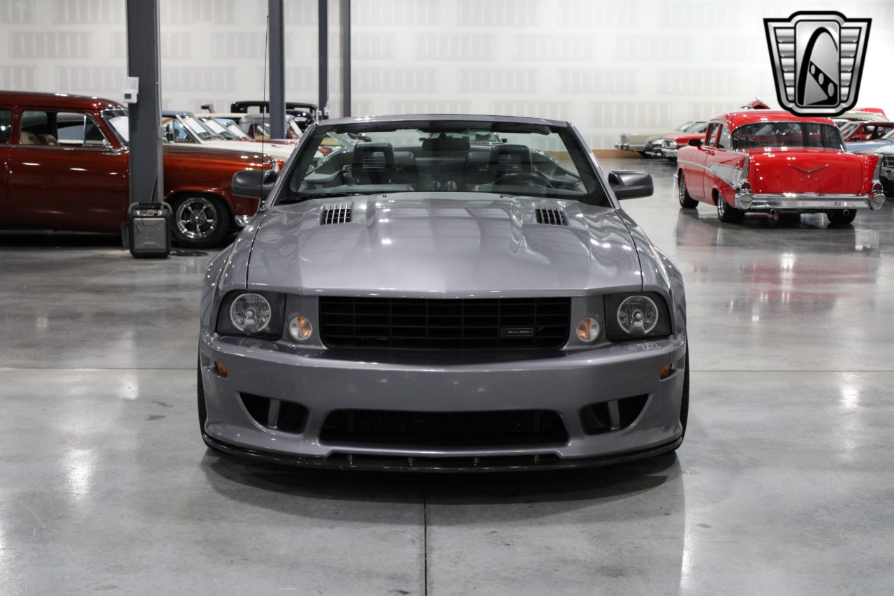 2006 Ford Mustang 38