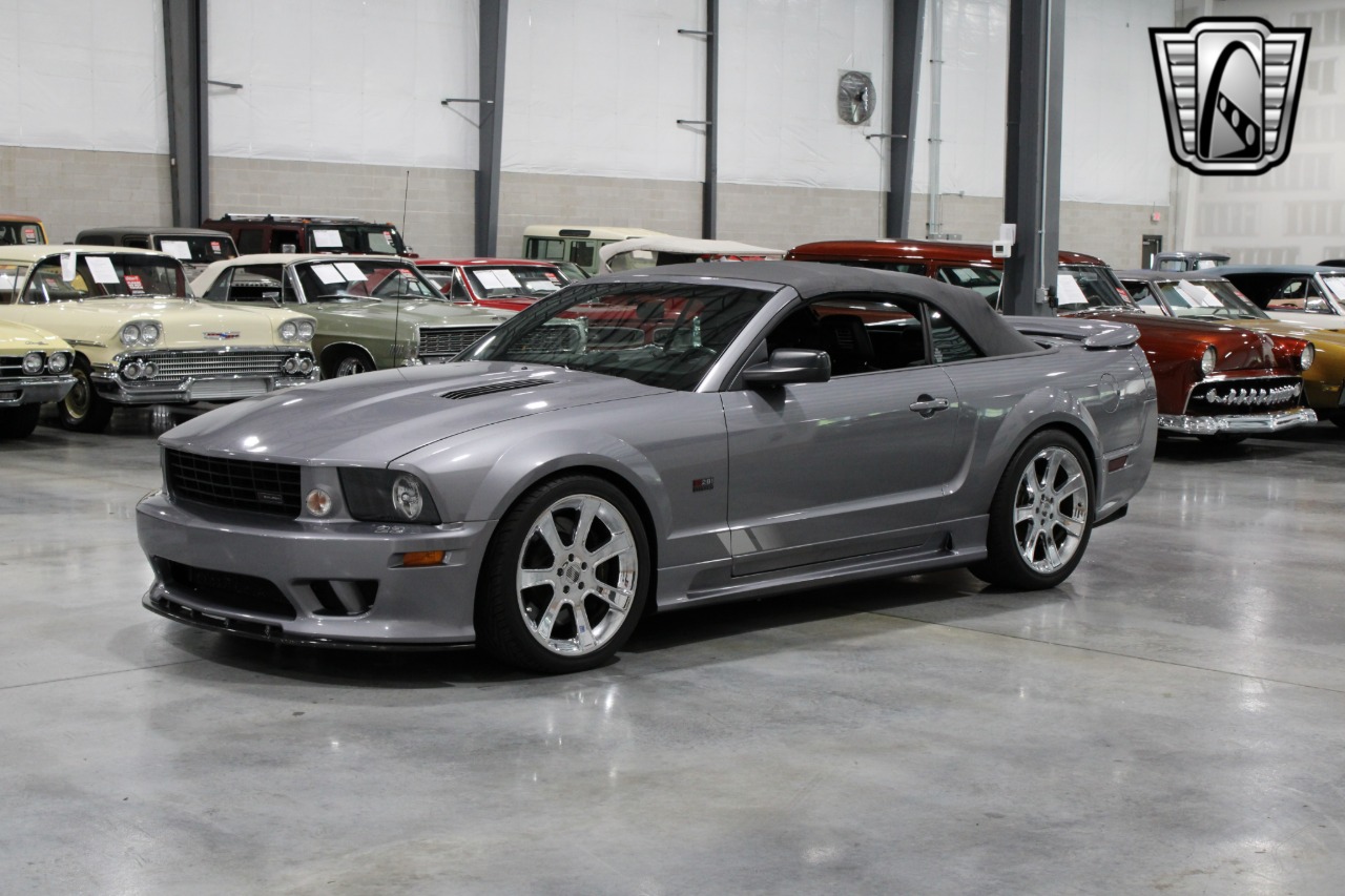 2006 Ford Mustang 39