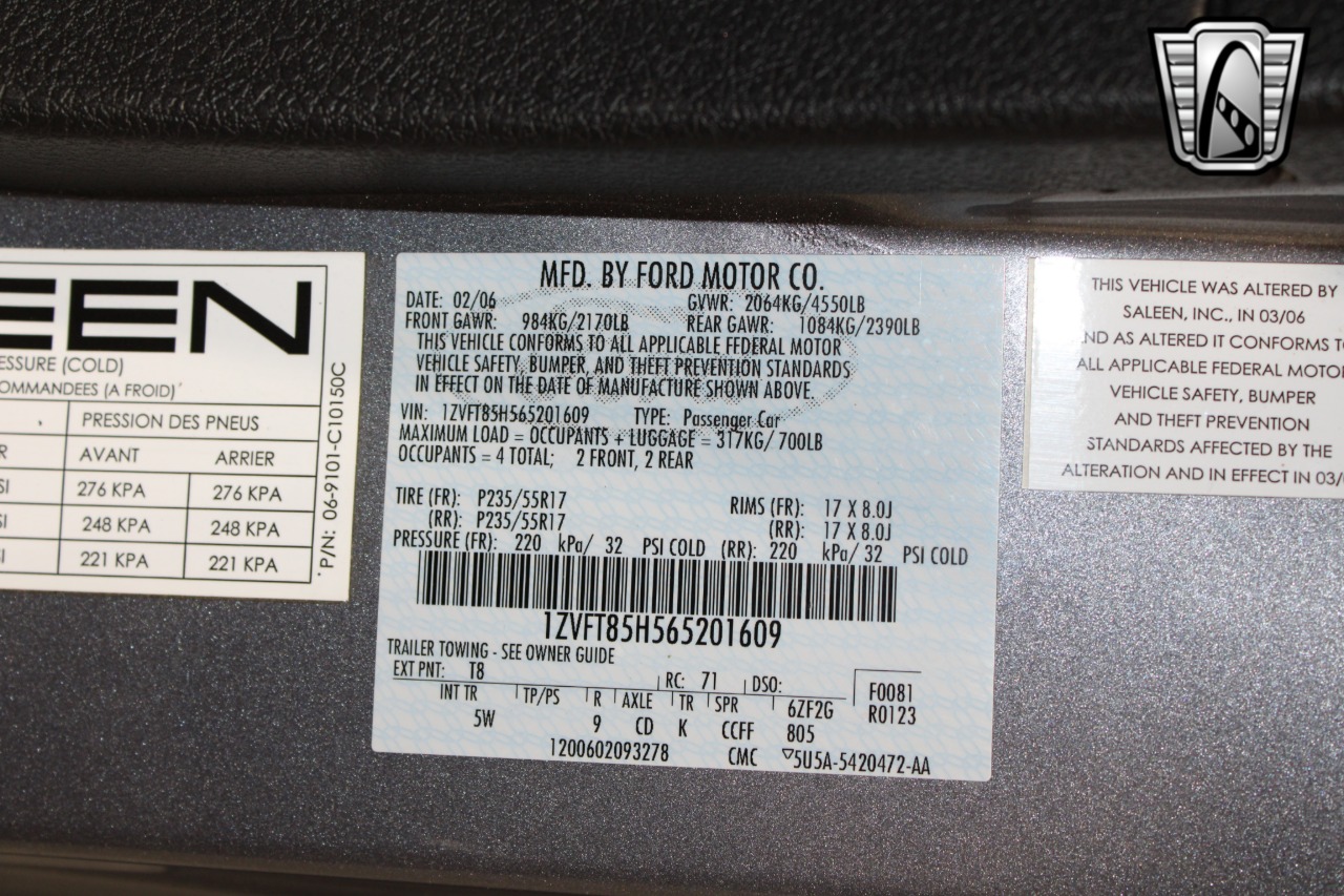 2006 Ford Mustang 26