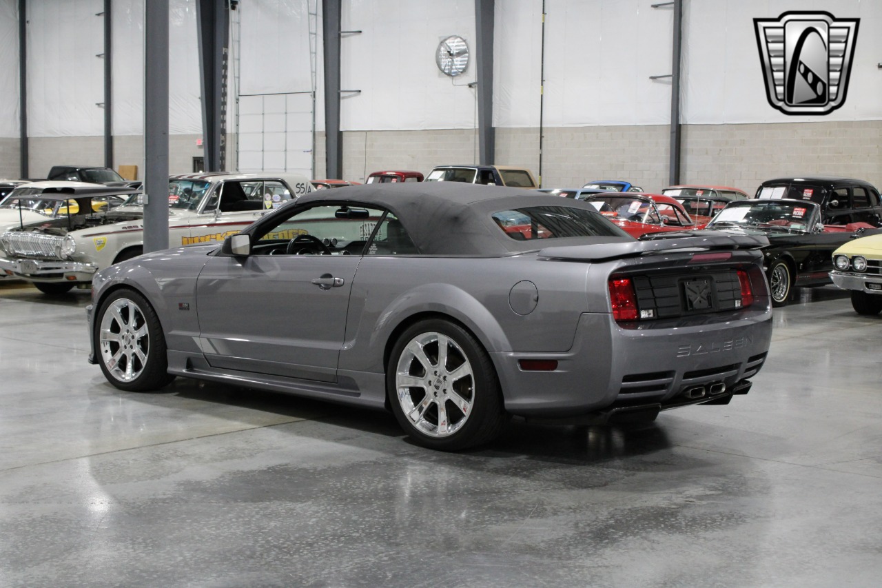 2006 Ford Mustang 41