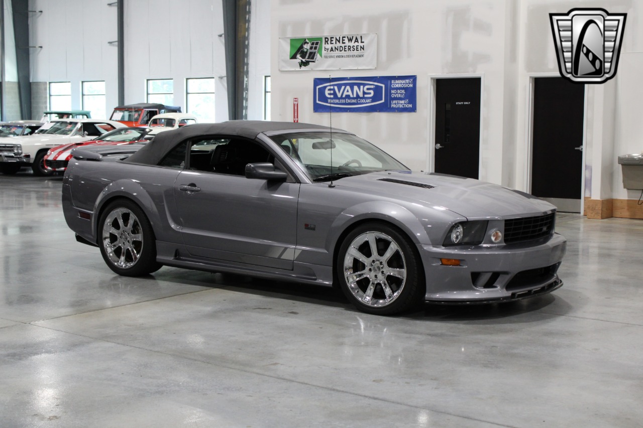 2006 Ford Mustang 45