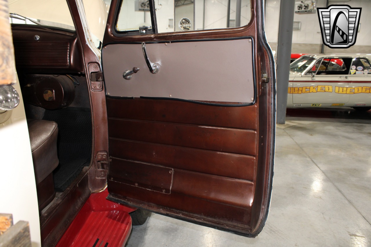 1953 Chevrolet 4400 96